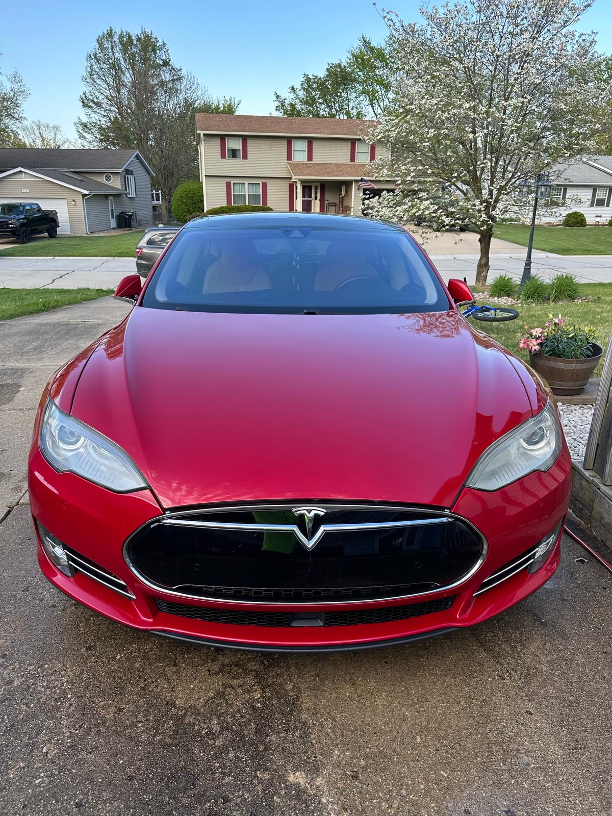 Tesla Model S 2014